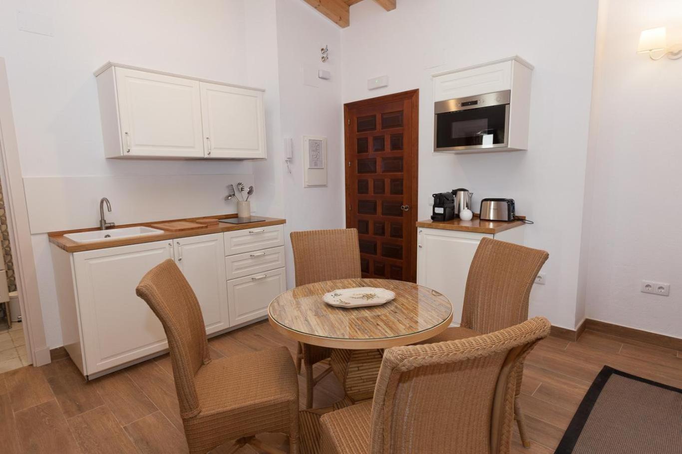 דירות חרז Patios De La Riva חדר תמונה